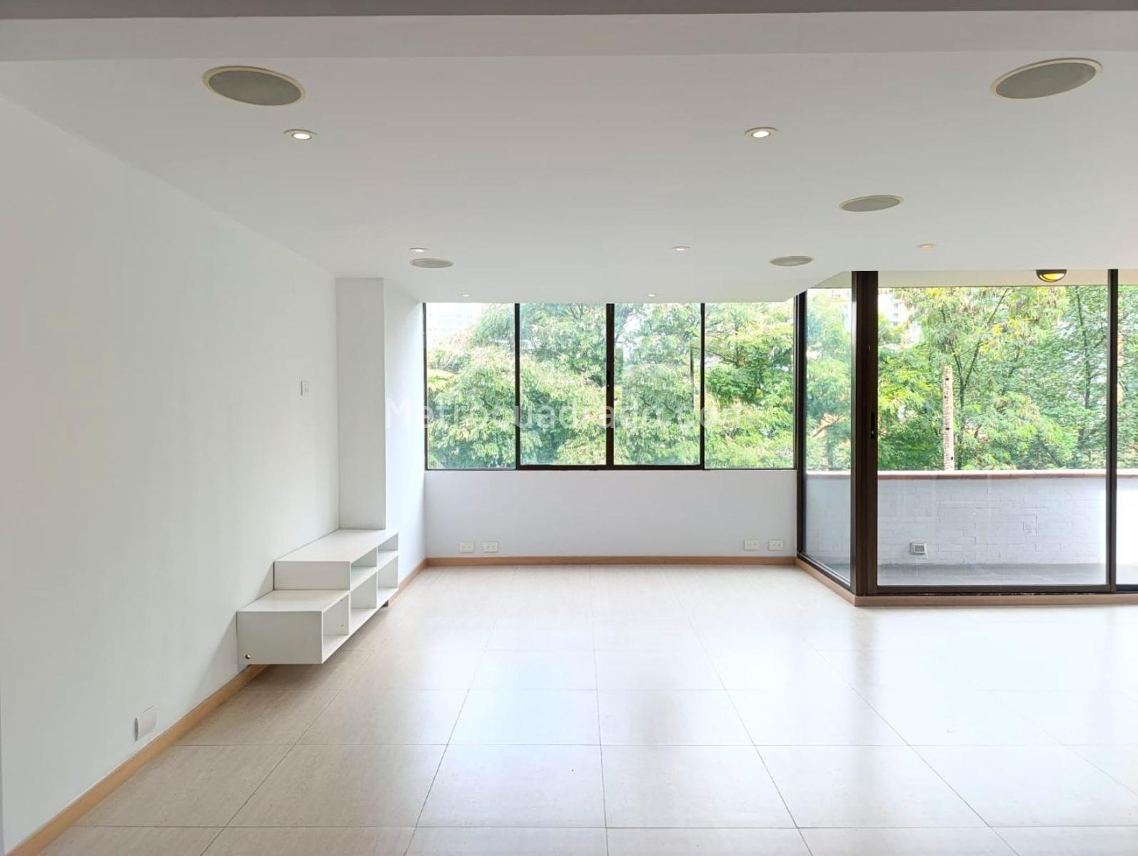 Apartamento de 3 habitaciones en arriendo en El Poblado, Medellín — imagen 1 de 20