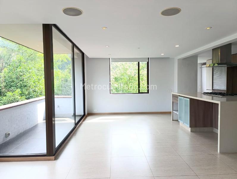 Apartamento en arriendo 3 alcobas en El Poblado (Unidad cerrada) - 4