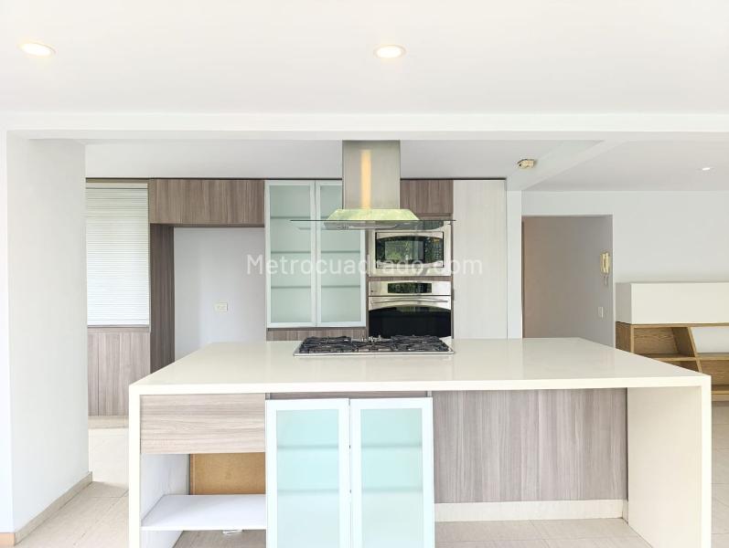 Apartamento en arriendo 3 alcobas en El Poblado (Unidad cerrada) - 5