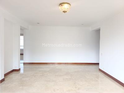 Apartamento de 3 alcobas en venta en El Tesoro, Medellín, 200 m² · foto 3 de 16