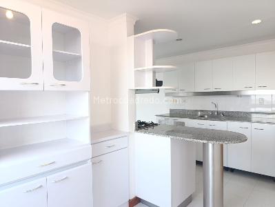 Apartamento de 3 alcobas en venta en El Tesoro, Medellín, 200 m² · foto 7 de 16