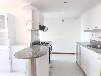Apartamento de 3 alcobas en venta en El Tesoro, Medellín, 200 m² · foto 8 de 16