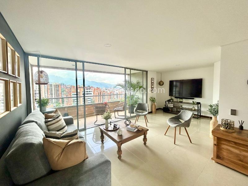 Apartamento moderno de 3 alcobas en arriendo en El Poblado