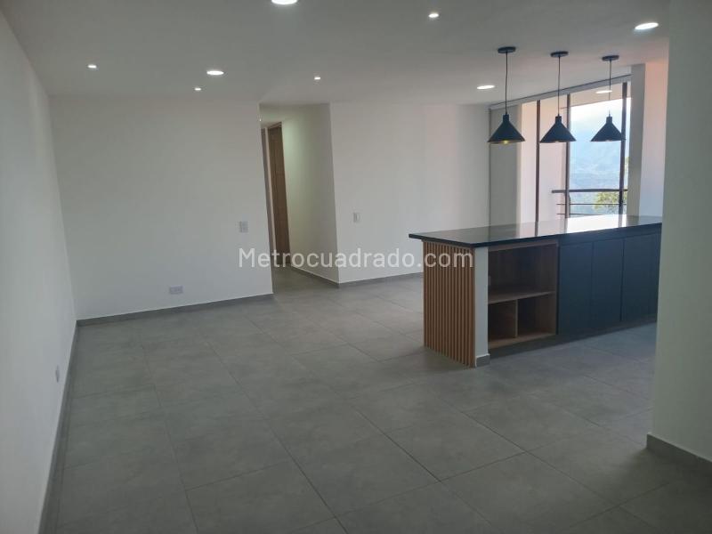 Apartamento Amplio de 3 Alcobas en El Poblado - 4