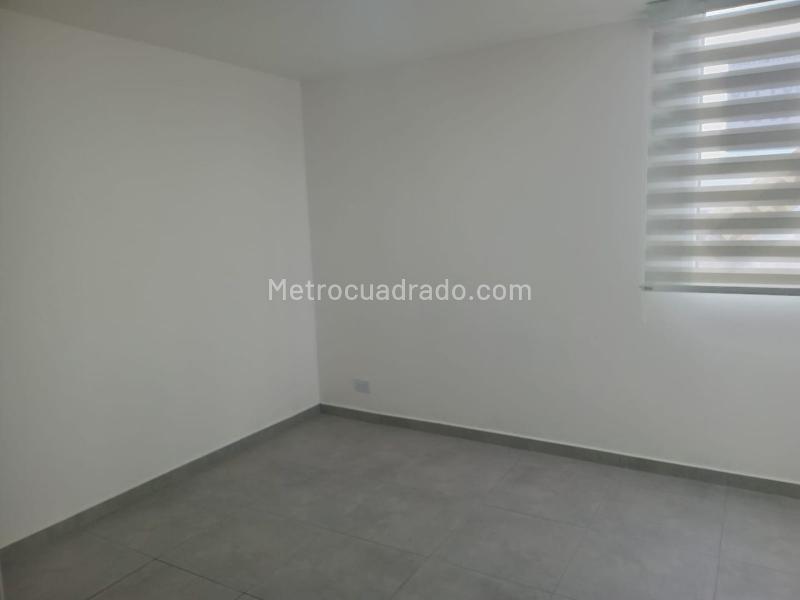 Apartamento Amplio de 3 Alcobas en El Poblado - 8