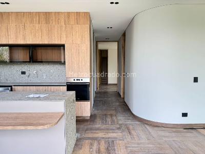 Apartamento de 2 alcobas en venta en El Poblado, Medellín, 170 m² · foto 11 de 18
