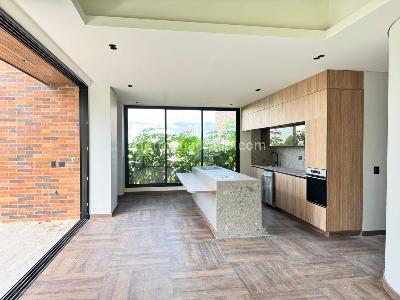 Apartamento de 2 alcobas en venta en El Poblado, Medellín, 170 m² · foto 5 de 18