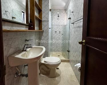 Casa de 4 alcobas en venta en Envigado, Envigado, 220 m² · foto 13 de 15