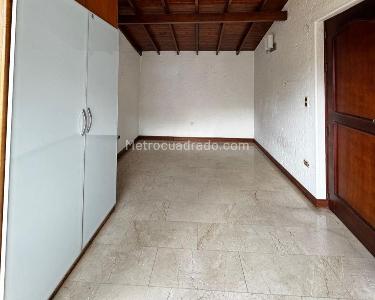 Casa de 4 alcobas en venta en Envigado, Envigado, 220 m² · foto 9 de 15