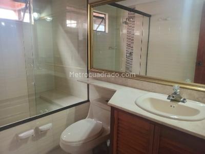 Casa de 4 alcobas en arriendo en El Poblado, Medellín, 305 m² · foto 14 de 14