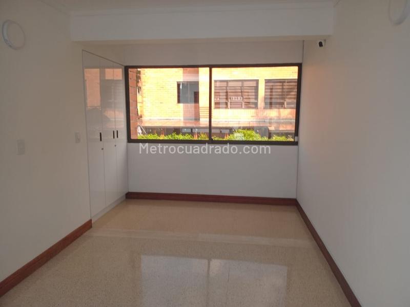 Casa Elegante de 4 Alcobas en El Poblado - 9