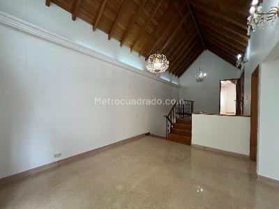 Casa de 3 alcobas en venta en El Poblado, Medellín, 229 m² · foto 10 de 13