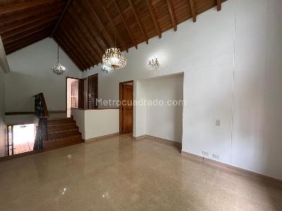 Casa de 3 alcobas en venta en El Poblado, Medellín, 229 m² · foto 11 de 13
