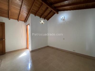 Casa de 3 alcobas en venta en El Poblado, Medellín, 229 m² · foto 12 de 13