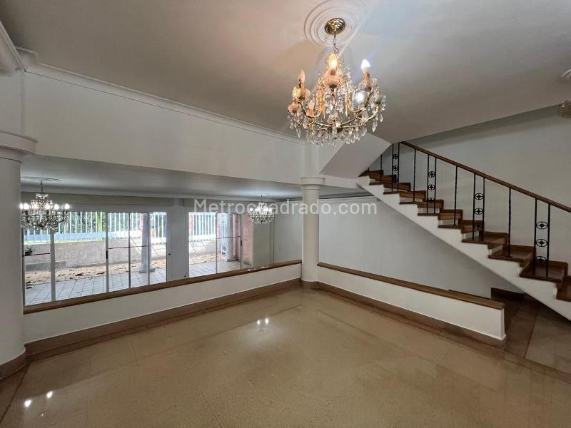 Casa de 3 Alcobas en Unidad Cerrada cerca a El Poblado