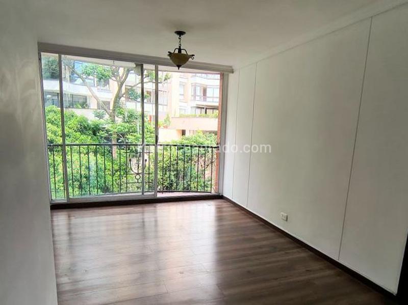 Apartamento Encantador de 2 Alcobas con Estudio en El Poblado - 2