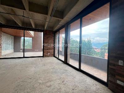 Apartamento de 3 alcobas en venta en El Diamante No. 2, Medellín, 243 m² · foto 1 de 11