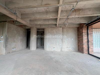 Apartamento de 3 alcobas en venta en El Diamante No. 2, Medellín, 243 m² · foto 2 de 11