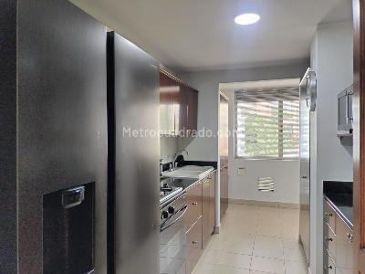 Apartamento de 3 alcobas en venta en El Poblado, Medellín, 148 m² · foto 6 de 19
