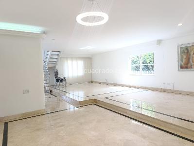 Casa de 4 alcobas en venta en El Poblado, Medellín, 400 m² · foto 3 de 20