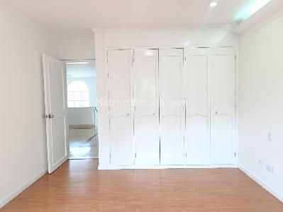 Casa de 4 alcobas en venta en El Poblado, Medellín, 400 m² · foto 15 de 20