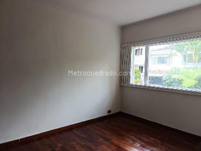 Casa de 4 alcobas en venta en El Poblado, Medellín, 324 m² · foto 13 de 20