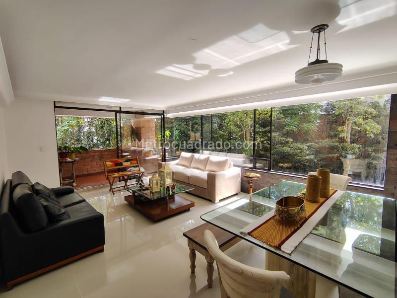 3BR Apartment Near Amenities in El Poblado - 3