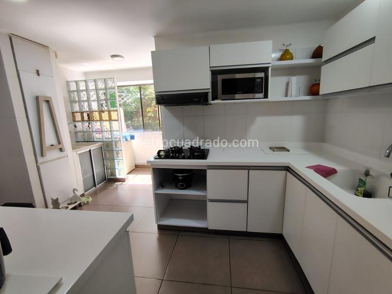 3BR Apartment Near Amenities in El Poblado - 4