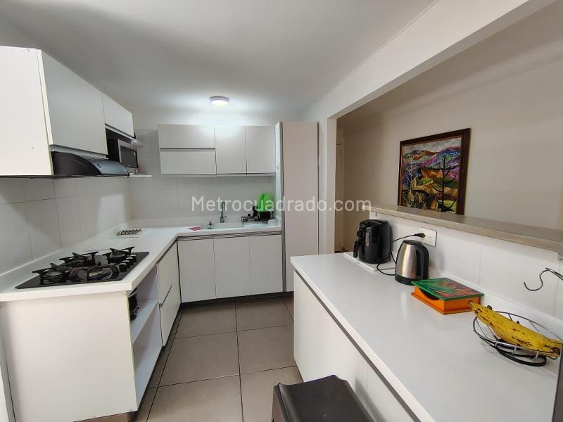 3BR Apartment Near Amenities in El Poblado - 5