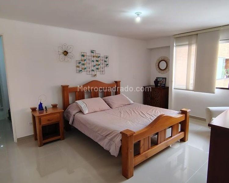 3BR Apartment Near Amenities in El Poblado - 8