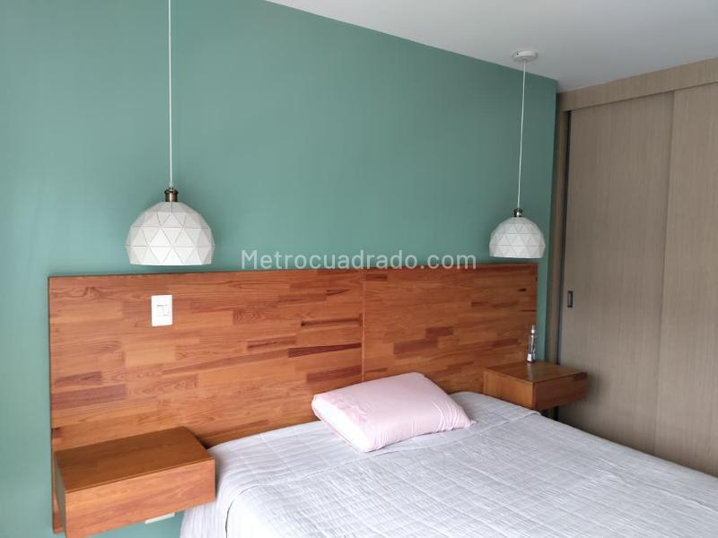 Charming 2BR Apartment with Balcony in El Poblado - 8