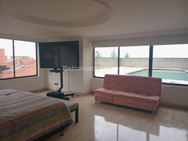 Apartamento Amoblado de 4 Alcobas con Piscina Privada en El Poblado - 9