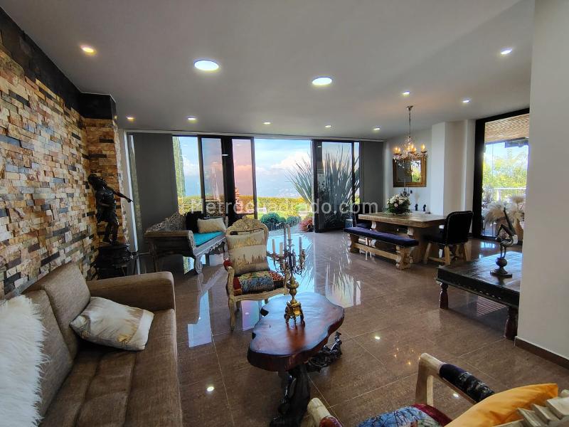 Casa Amoblada de 3 Alcobas en Conjunto Cerrado en El Poblado