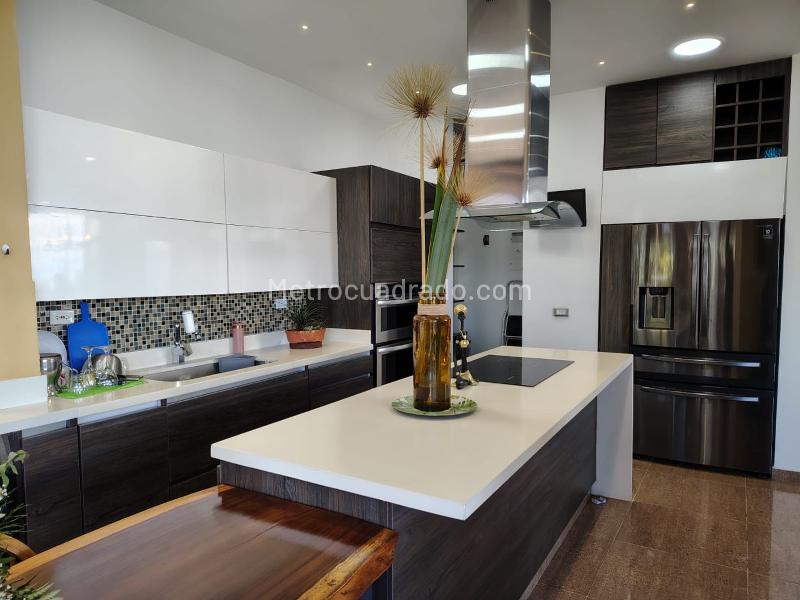 Casa Amoblada de 3 Alcobas en Conjunto Cerrado en El Poblado - 5