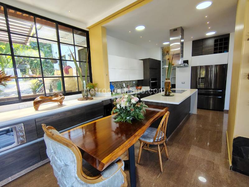 Casa Amoblada de 3 Alcobas en Conjunto Cerrado en El Poblado - 6