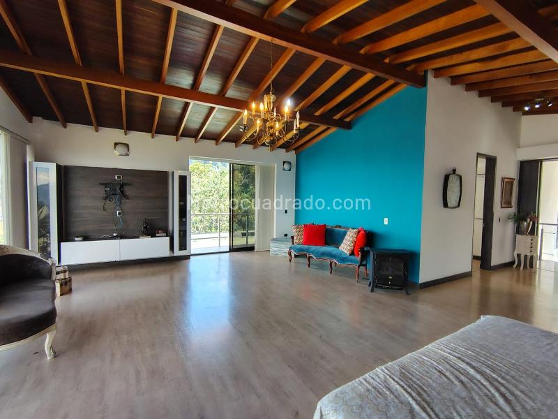 Casa Amoblada de 3 Alcobas en Conjunto Cerrado en El Poblado - 9