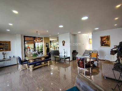 Casa de 3 alcobas en venta en Los Balsos, Medellín, 450 m² · foto 2 de 15