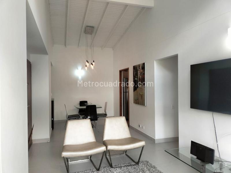 Apartamento Amoblado de 2 Alcobas con Gimnasio en El Poblado - 3