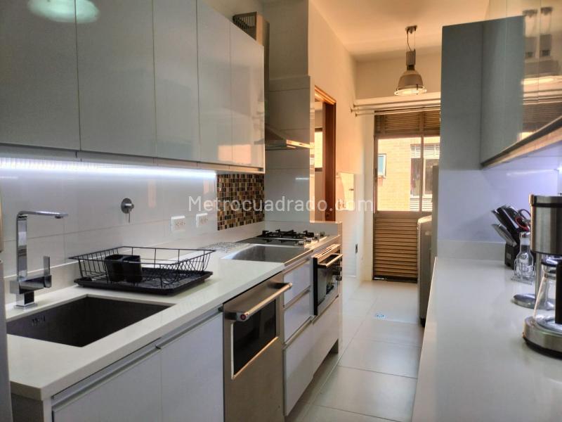 Apartamento Amoblado de 2 Alcobas con Gimnasio en El Poblado - 6