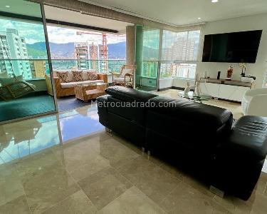 Apartamento en venta en El Poblado, Medellín · foto 2 de 10