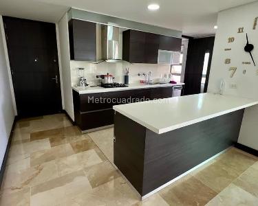 Apartamento en venta en El Poblado, Medellín · foto 3 de 10
