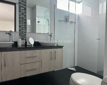 Apartamento en venta en El Poblado, Medellín · foto 7 de 10