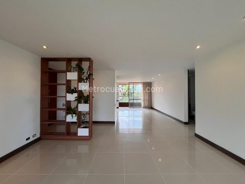 Modern 3BR Apartment in El Poblado - 3