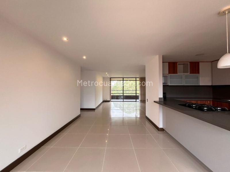 Modern 3BR Apartment in El Poblado - 8