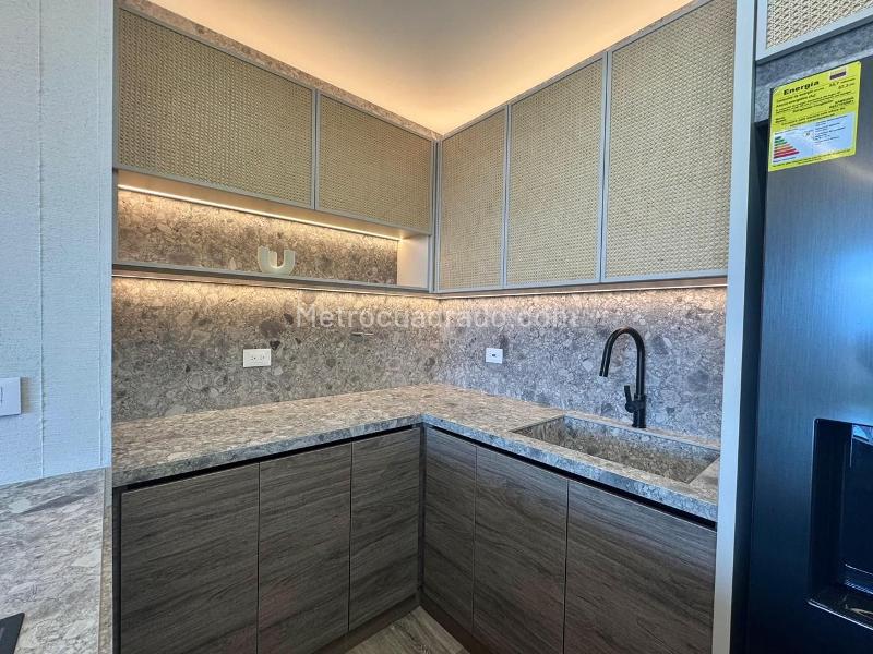 Furnished 2BR Apartment with 3 Baths in El Poblado - 7