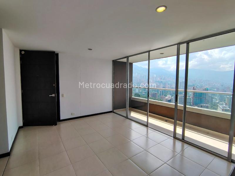 Apartamento con estilo de 2 Alcobas y estudio en El Poblado - 3