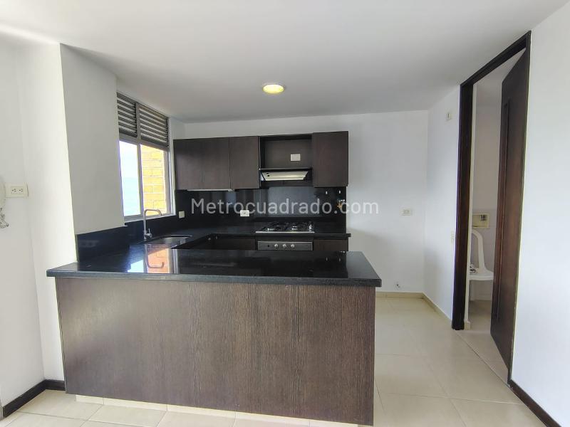 Apartamento con estilo de 2 Alcobas y estudio en El Poblado - 4