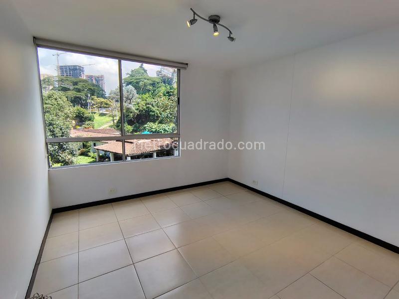Apartamento con estilo de 2 Alcobas y estudio en El Poblado - 7