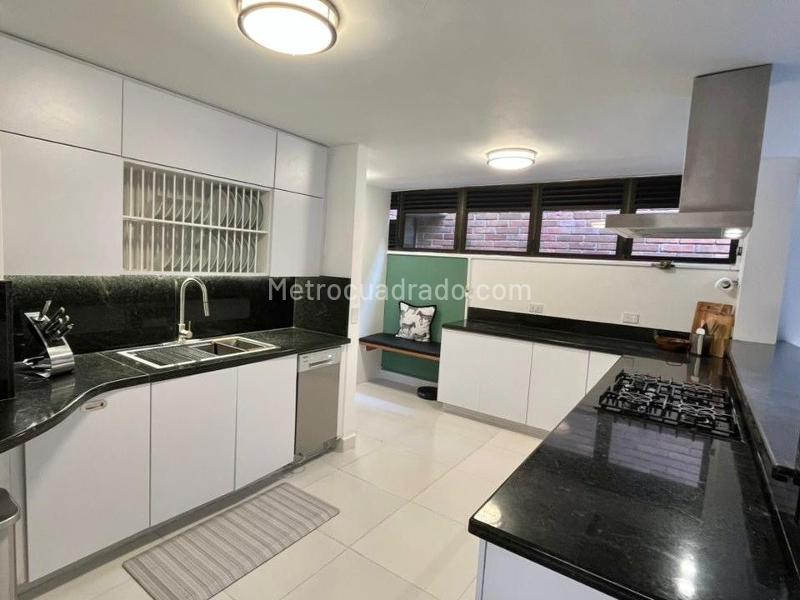 Furnished 4BR Apartment in Gated Community in El Poblado - 6