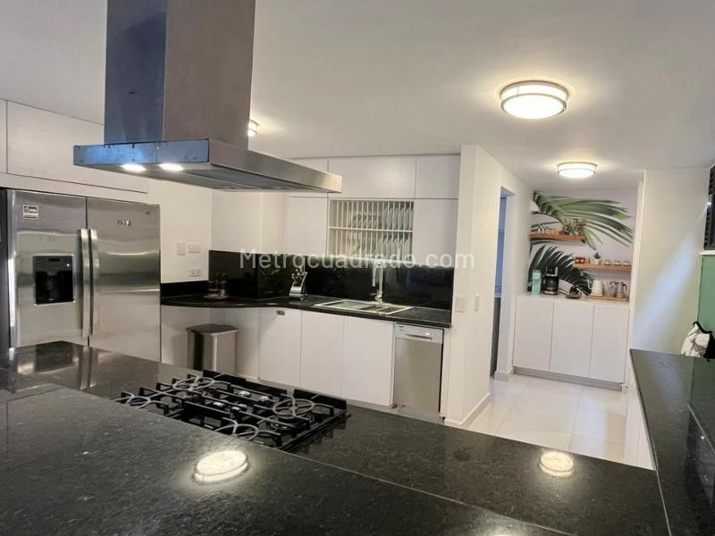 Furnished 4BR Apartment in Gated Community in El Poblado - 7